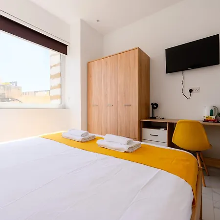 F8-1 Spacious * Sliema