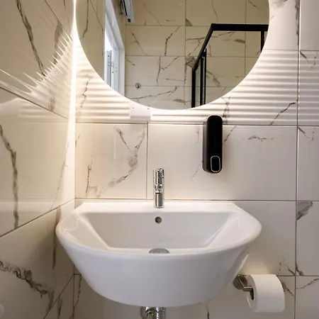 F8-1 Spacious Rum i privatbostad